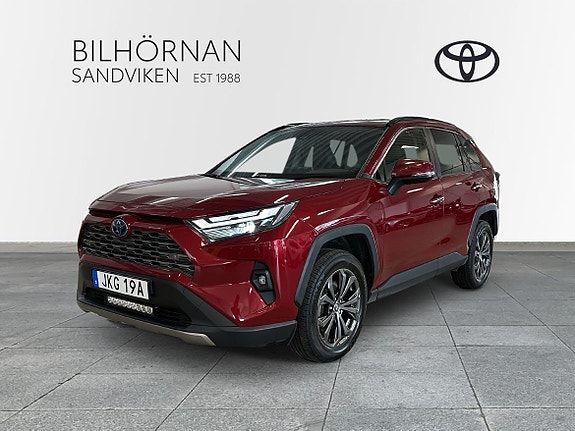 Toyota RAV4 2 of 23