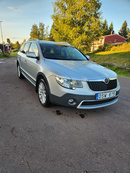 Skoda Superb 2 of 7