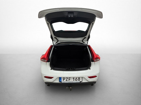 Volvo V40 25 of 29