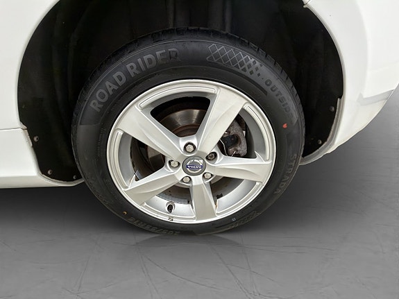 Volvo V40 27 of 29