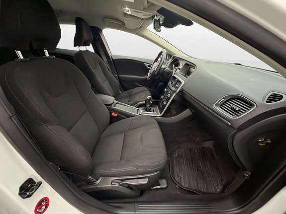 Volvo V40 15 of 29