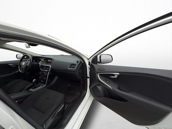Volvo V40 16 of 29