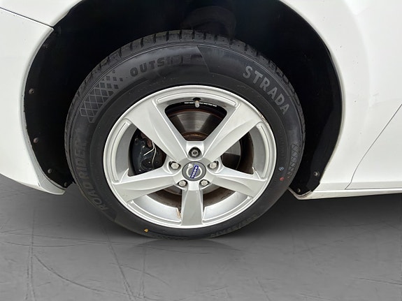 Volvo V40 26 of 29