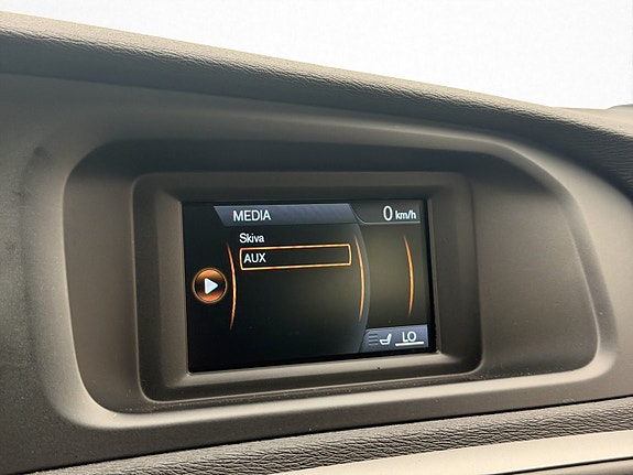 Volvo V40 21 of 29