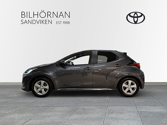 Toyota Yaris 4 of 13