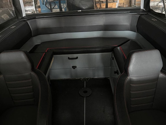 Yamarin Cross 64 BR + Yamaha F150 (2016) 8 of 12