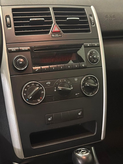 Mercedes-Benz A200 20 of 24