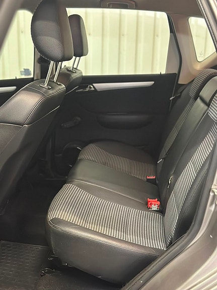 Mercedes-Benz A200 19 of 24
