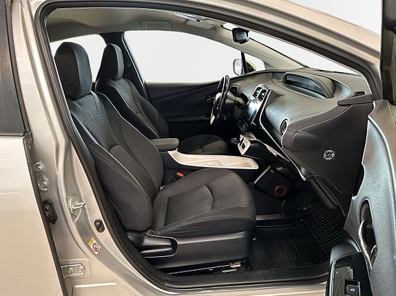 Toyota Prius 13 of 23