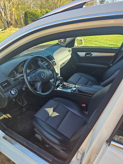 Mercedes-Benz C180 5 of 8