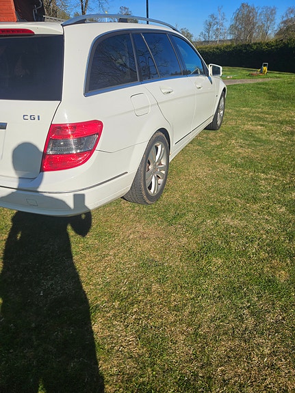 Mercedes-Benz C180 4 of 8