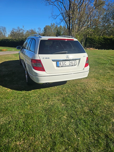 Mercedes-Benz C180 3 of 8