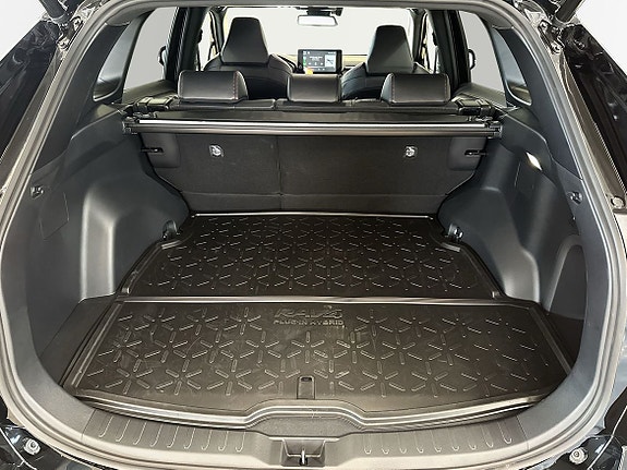 Toyota RAV4 Plug-in Hybrid 19 of 21