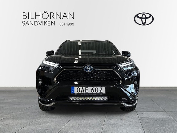 Toyota RAV4 Plug-in Hybrid 10 of 21