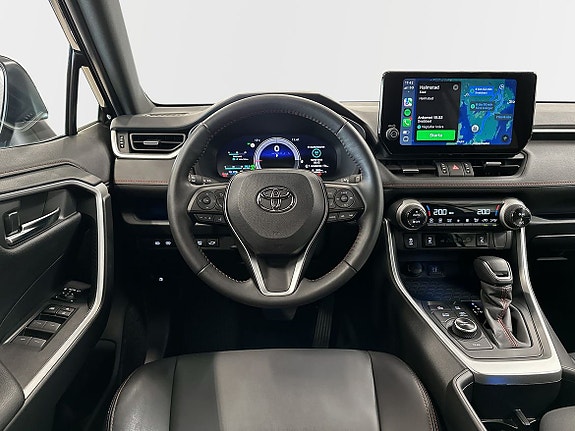 Toyota RAV4 Plug-in Hybrid 17 of 21