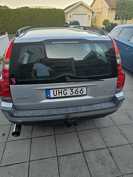 Volvo V70 4 of 11