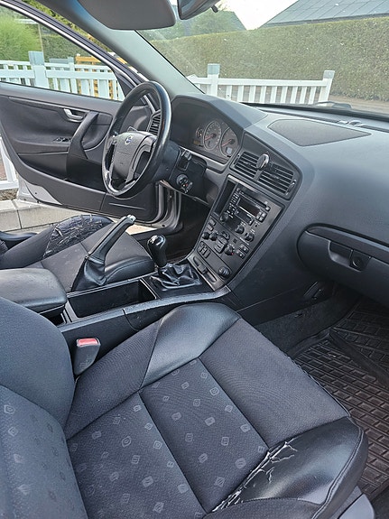 Volvo V70 8 of 11