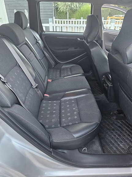 Volvo V70 5 of 11