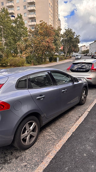 Volvo V40 4 of 6