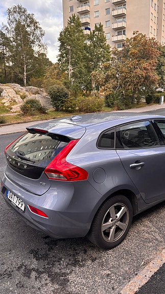 Volvo V40 3 of 6