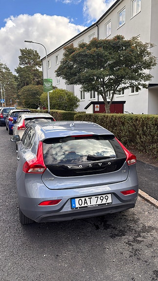 Volvo V40 2 of 6