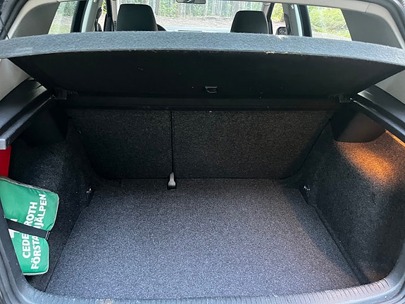 Volkswagen Golf V 5 of 8