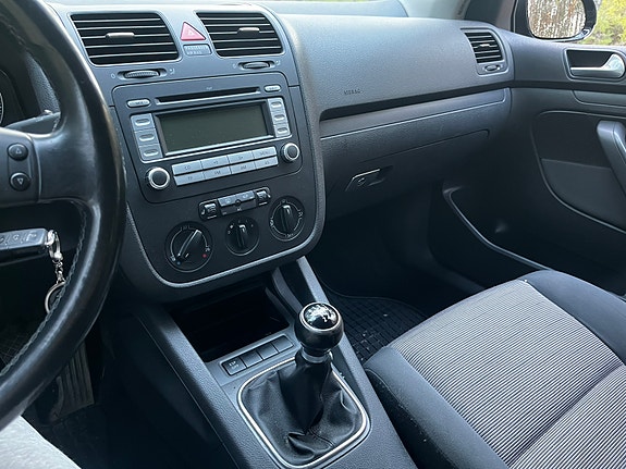 Volkswagen Golf V 7 of 8