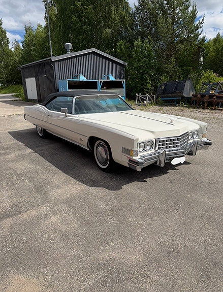 Cadillac Fleetwood 2 of 6