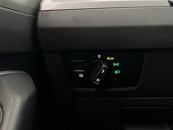 Volkswagen Passat 28 of 30