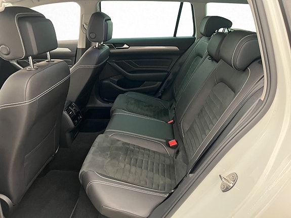 Volkswagen Passat 17 of 30