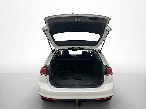 Volkswagen Passat 29 of 30