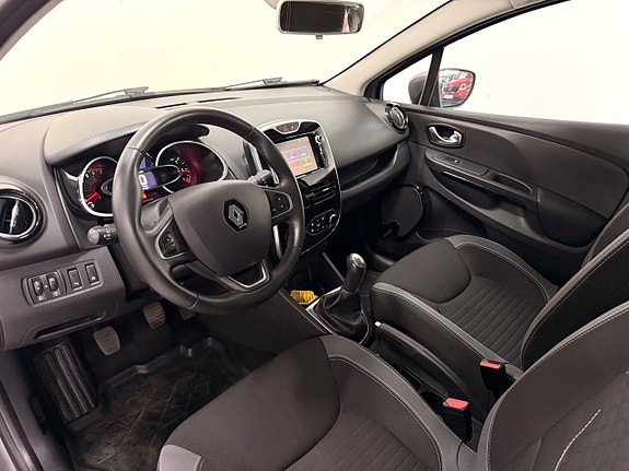 Renault Clio 10 of 30