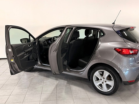 Renault Clio 14 of 30