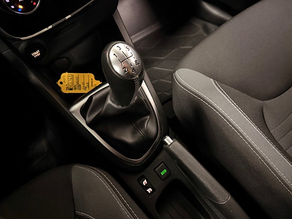 Renault Clio 25 of 30