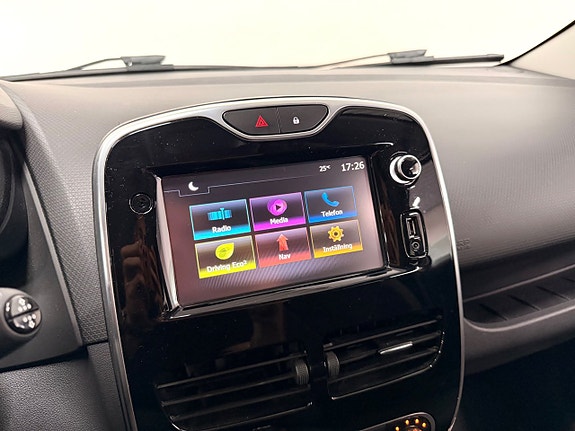 Renault Clio 21 of 30