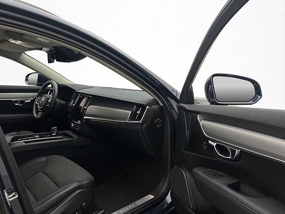 Volvo V90 16 of 30