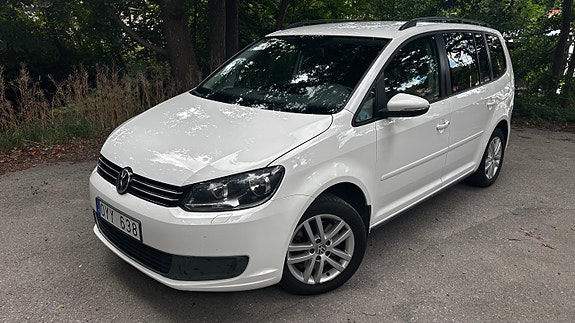 Volkswagen Touran 2 of 18