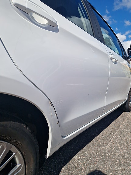 Toyota Yaris 6 of 12