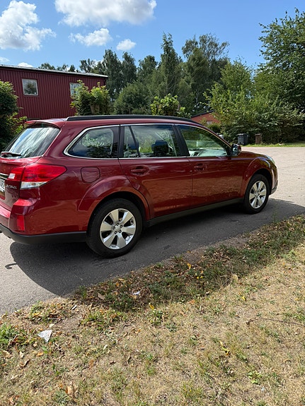 Subaru Outback 4 of 6
