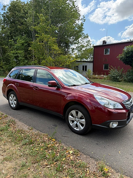 Subaru Outback 3 of 6