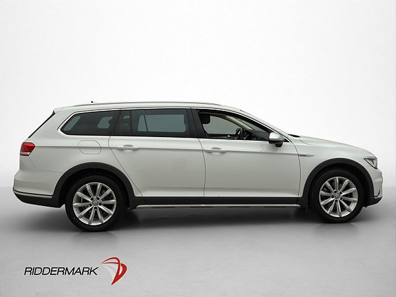 Volkswagen Passat Alltrack 9 of 30