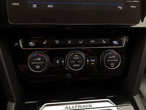 Volkswagen Passat Alltrack 24 of 30