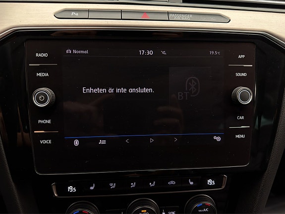 Volkswagen Passat Alltrack 25 of 30