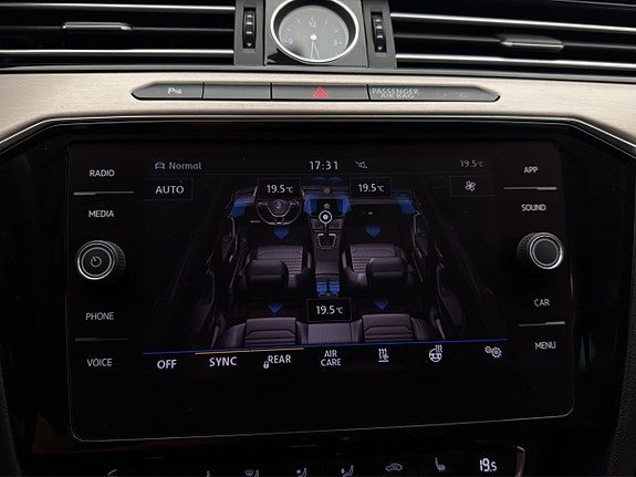 Volkswagen Passat Alltrack 28 of 30