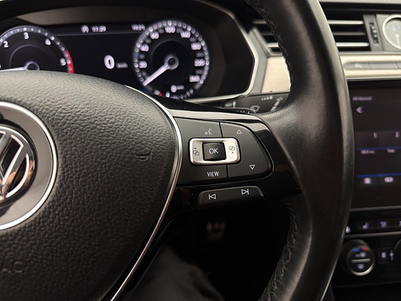 Volkswagen Passat Alltrack 21 of 30