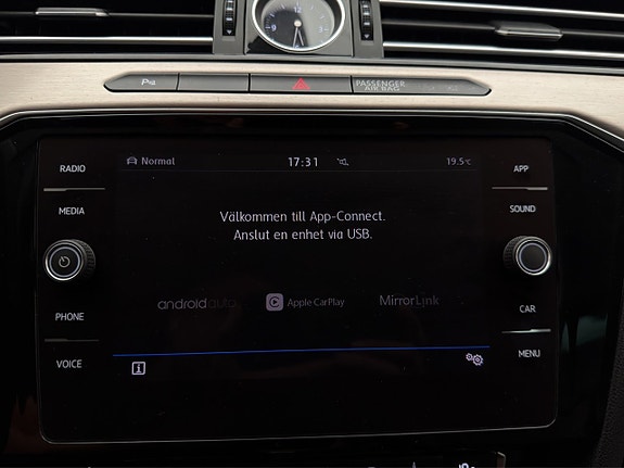 Volkswagen Passat Alltrack 29 of 30