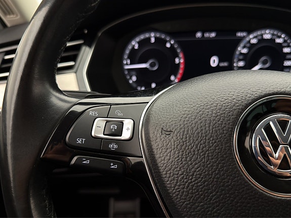 Volkswagen Passat Alltrack 20 of 30