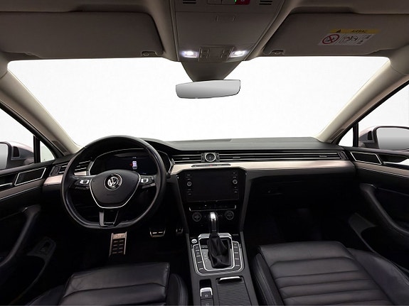 Volkswagen Passat Alltrack 13 of 30