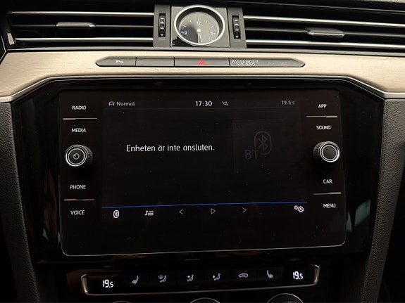 Volkswagen Passat Alltrack 26 of 30