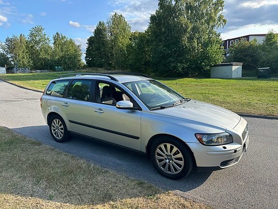 Volvo V50 2 of 8